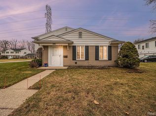 38147 Sherwood St, Westland, MI 48185