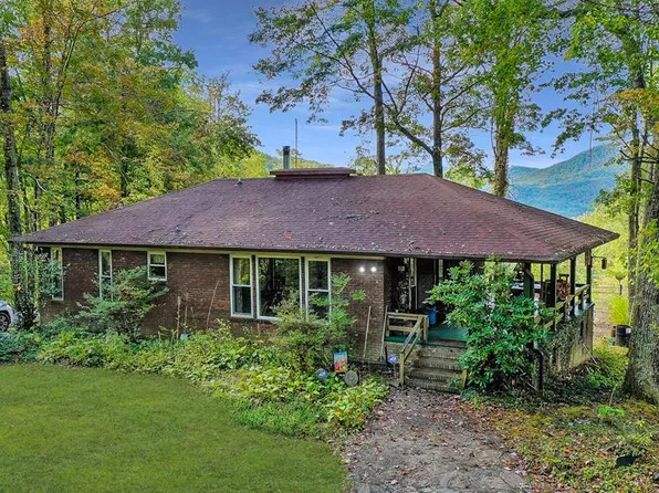 1515 Briartown Church Rd, Topton, NC 28781