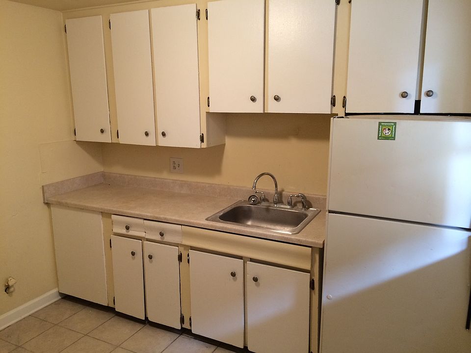 2nd image of 1732 W Mosier Pl APT 22