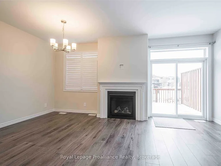28 Nipigon St — Photo 10