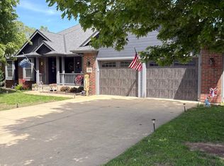 3736 SW Summerfield Dr, Topeka, KS 66610