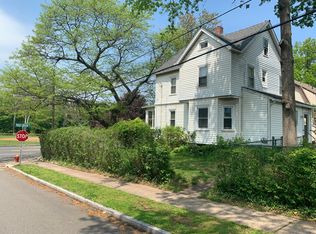 770 Trout Brook Dr, West Hartford, CT 06119