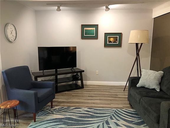 5th image of 4711 Greenbriar Ln