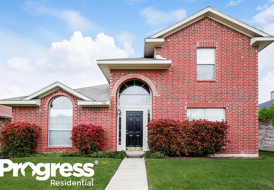 1st image of 909 Applewood Dr
