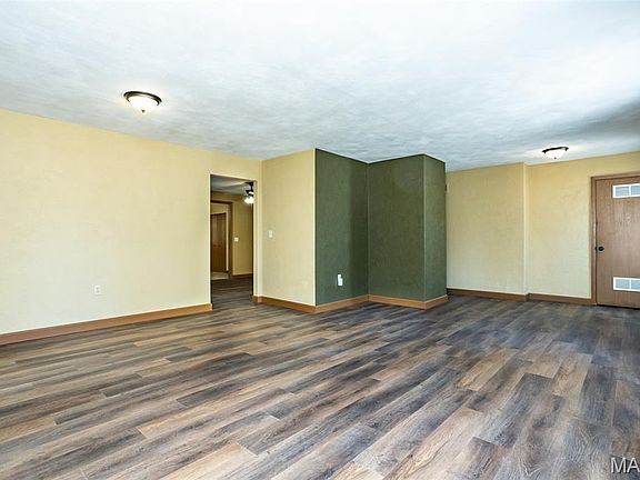 5th image of 502 Lindenwood Dr