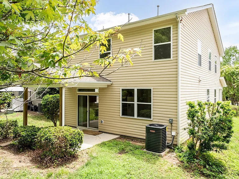 3010 Remington Oaks Cir — Photo 4