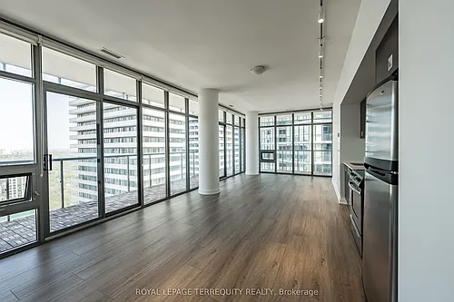 33 Charles St E Photo 1