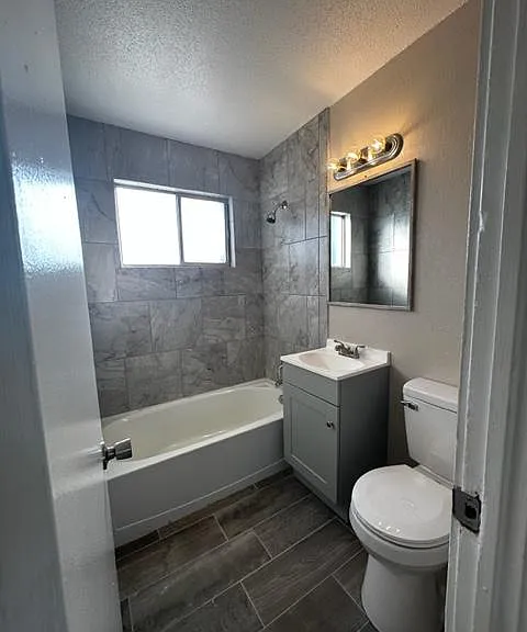 5860 Cleveland Ave #5 — Photo 1