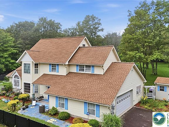 3rd image of 222 Martha Ln