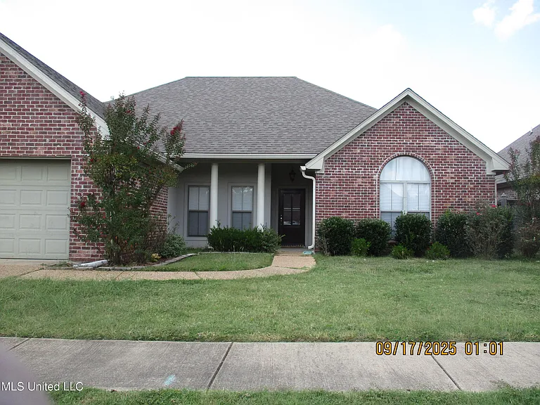 165 Tradition Pkwy — Photo 1