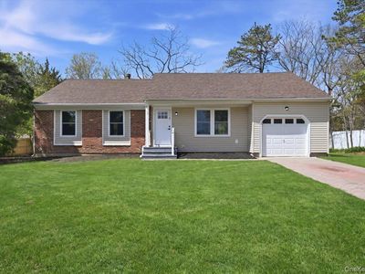 28 Gabon Lane, Coram, NY, 11727