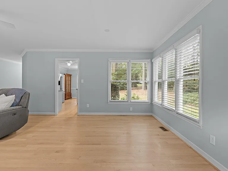 109 Oaklake Ct — Photo 7