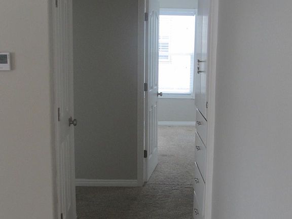 4th image of 210 Alpine Dr