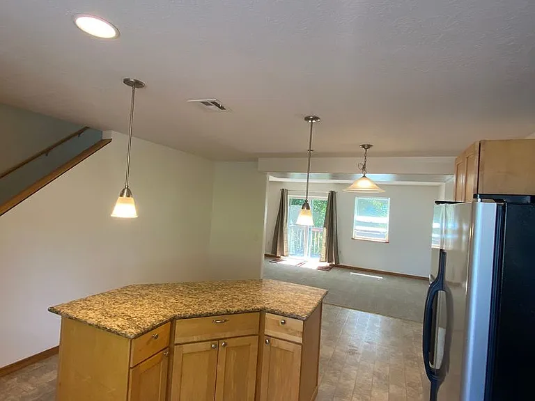 998 W 8th Pl — Photo 3