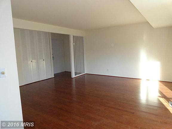3rd image of 217 Crocker Dr APT D