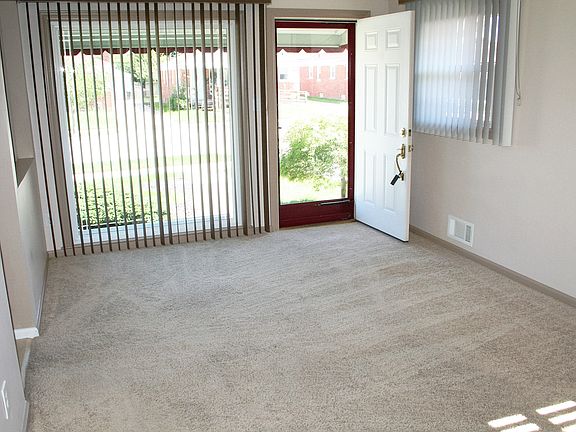 4th image of 30249 Taylor St