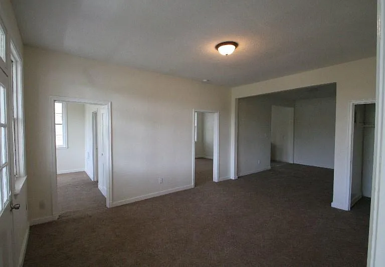 986 Peabody Ave #8 — Photo 2