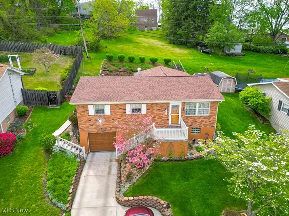121 Karen Pl, Wintersville, OH 43953