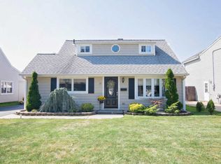 13 Patton Dr, Sayreville, NJ