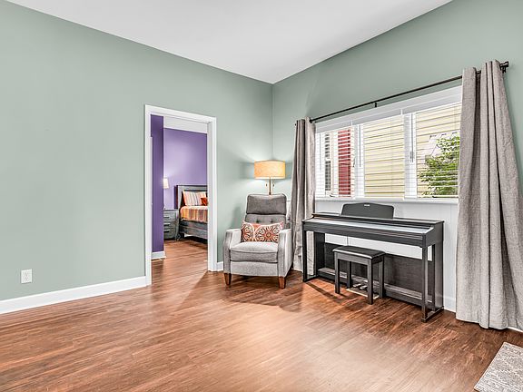 5th image of 710 Binford St
