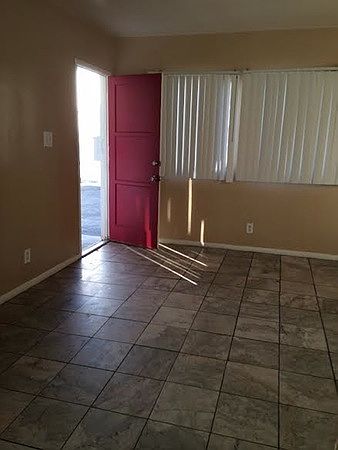 2nd image of 6313 Cahuenga Blvd