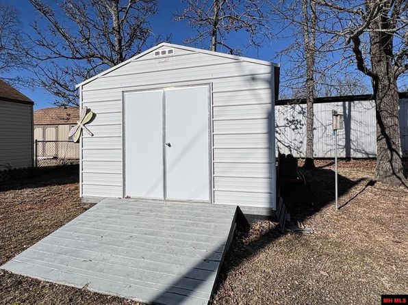 106 Hal Dr, Mountain Home, AR 72653