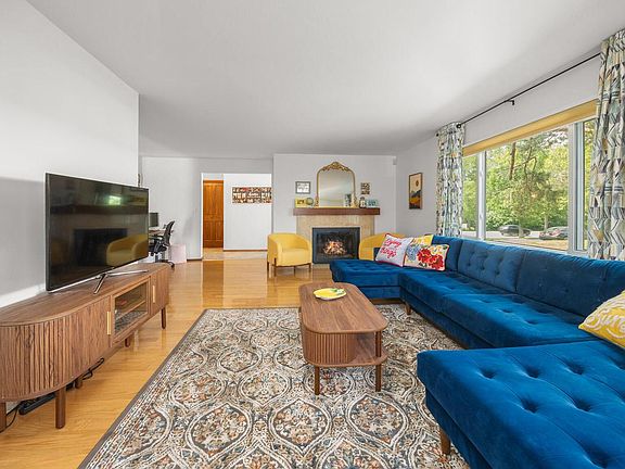 4th image of 1118 Pilgrim PARKWAY