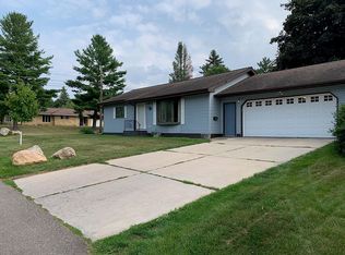 831 E Grant St, Iron Mountain, MI 49801