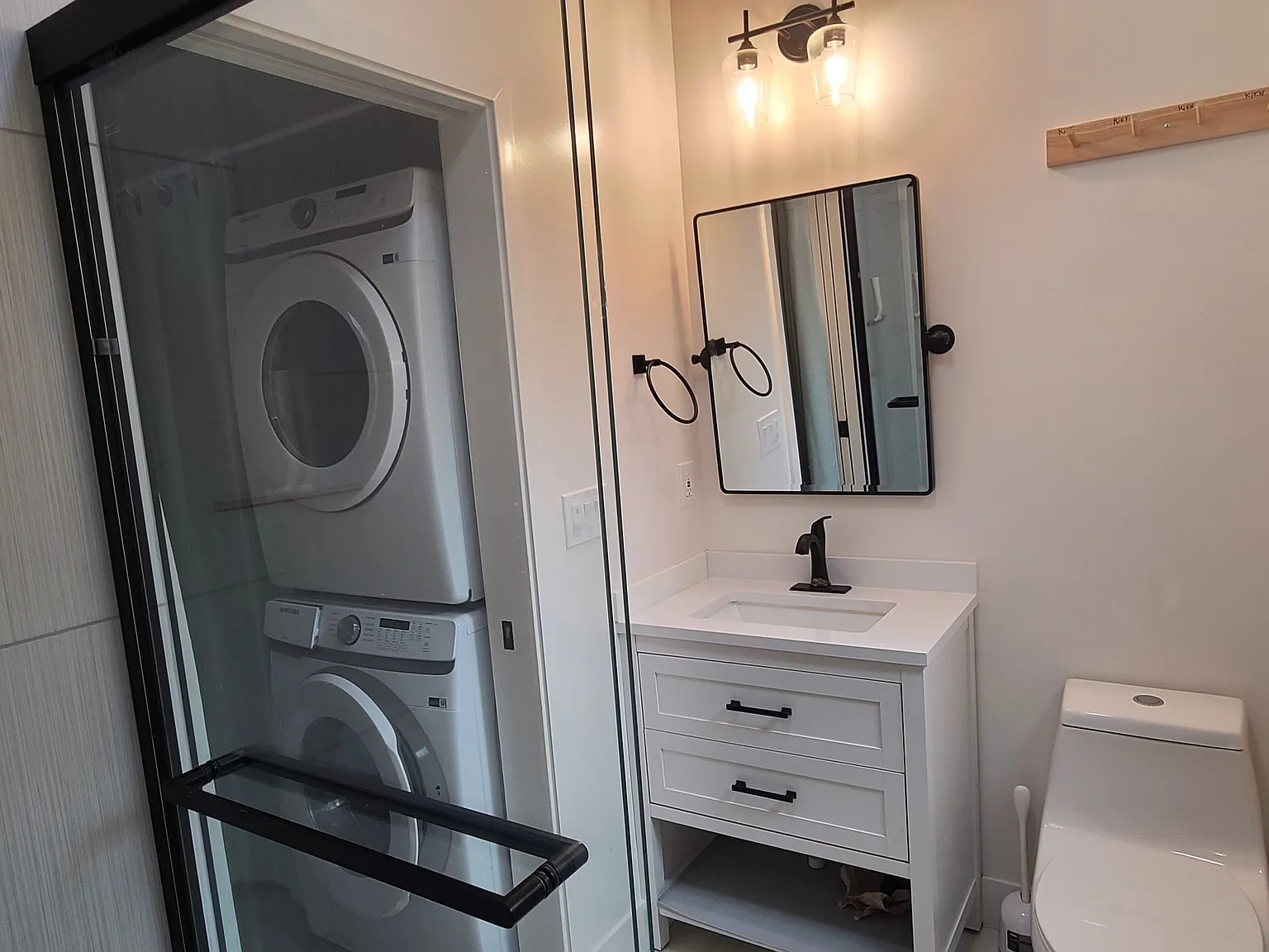 2 bed, 750 sqft, $2,800 — Photo 2