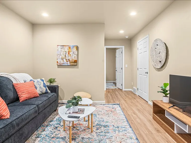 Summerland Twinhomes | Waterloo | Near Lost Island Waterpark — Photo 38