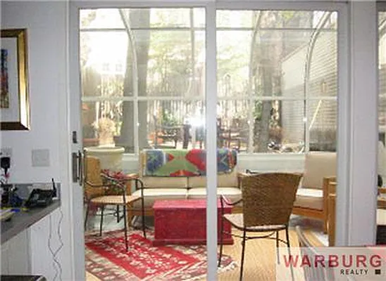 Rented by Warburg | media 68