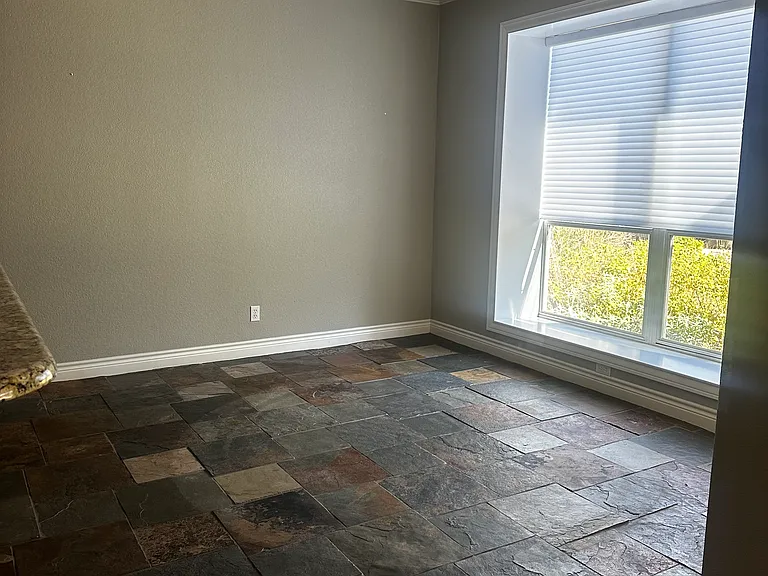 203 Hi Cir W — Photo 9