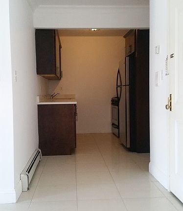 2nd image of 4000 Carpenter Ave #2C