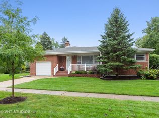 2205 E Grove St, Arlington Heights, IL 60004