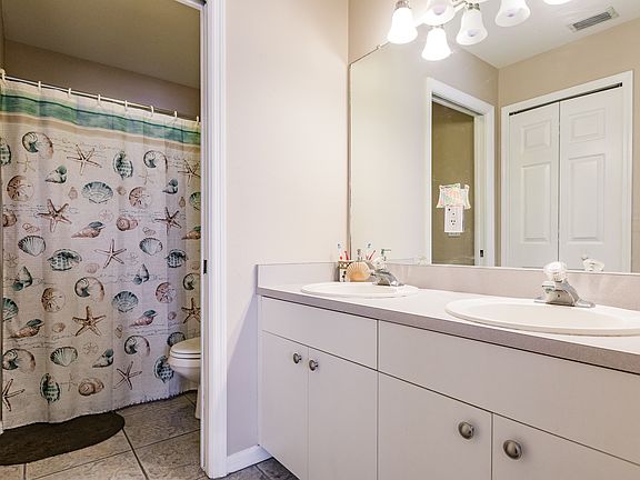 5th image of 1630 SW 52nd St