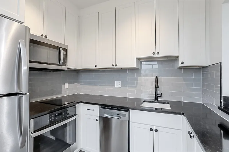 2 bed, 2.0 bath, 1100 sqft, $1,900 — Photo 4
