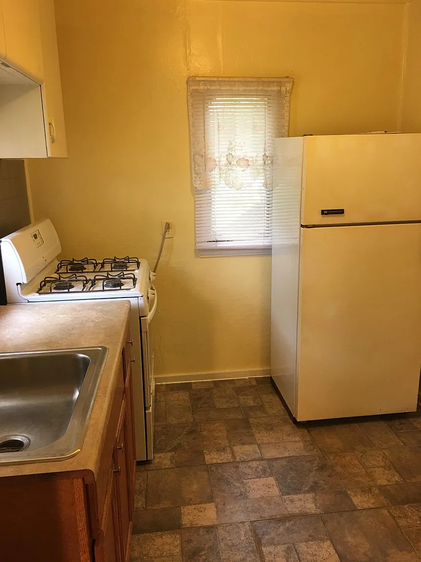 147 W 15th Ave APT 4 photo 1
