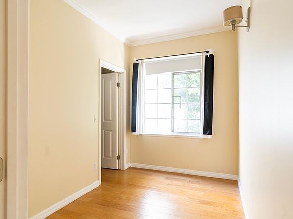 4th image of 1112 S Bedford Dr APT 101