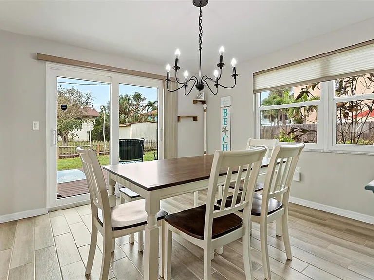 1675 Blakemore Ln — Photo 17
