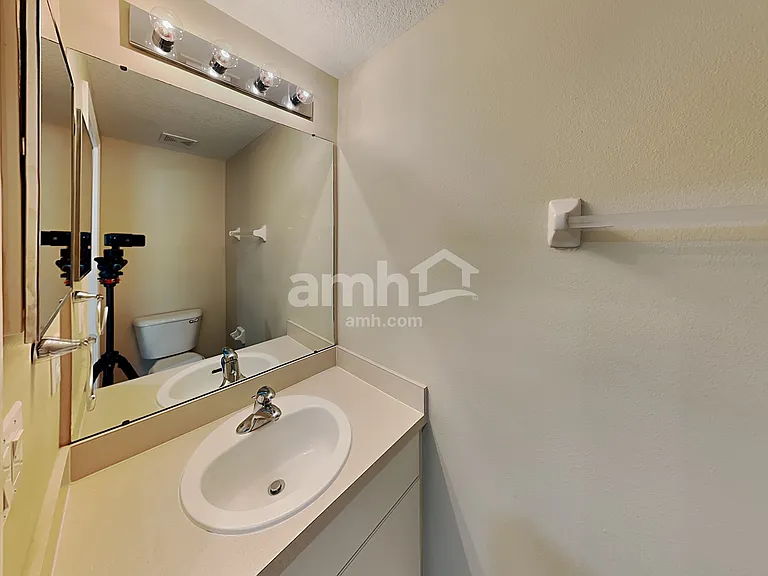 11002 Newbridge Dr — Photo 14