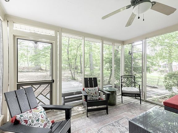 4th image of 1103 Ivy Pl