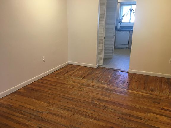 5th image of 214 Concord Ln