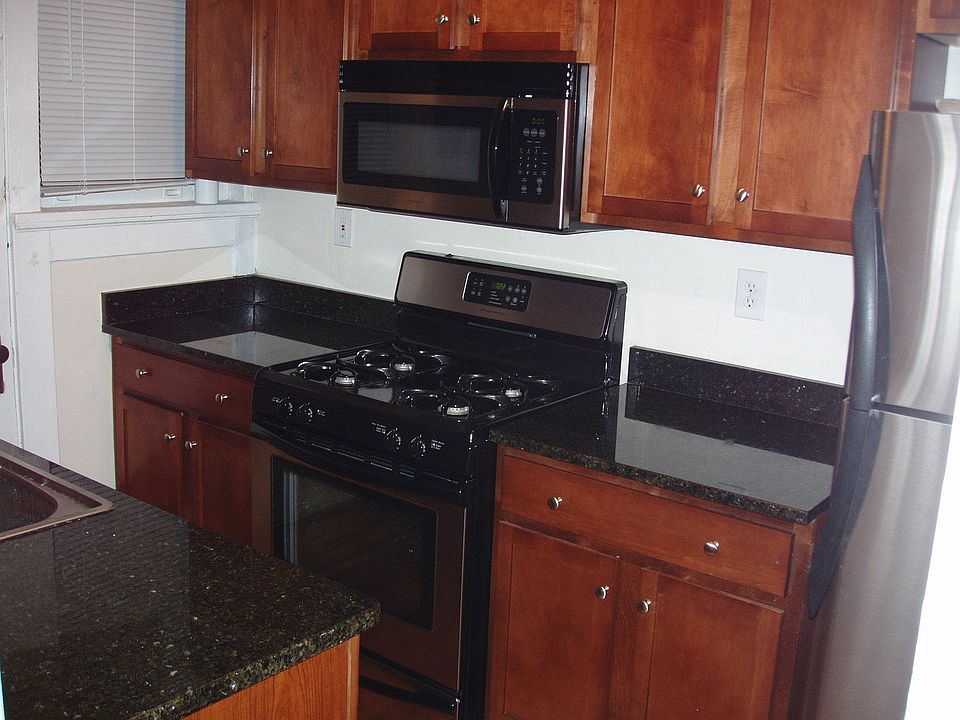 2nd image of 2219 W Grace St