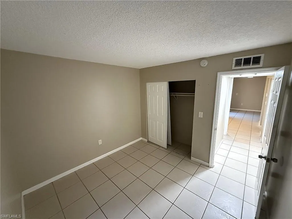 1 bed, 1.0 bath, 800 sqft, $1,050 — Photo 2