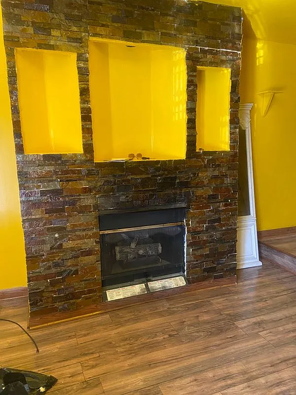 2 bed, 1.0 bath, 844 sqft, $1,390 — Photo 1