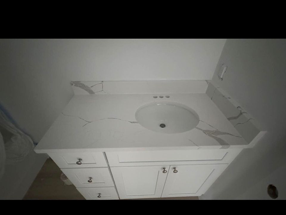 2nd image of 1111 N L St