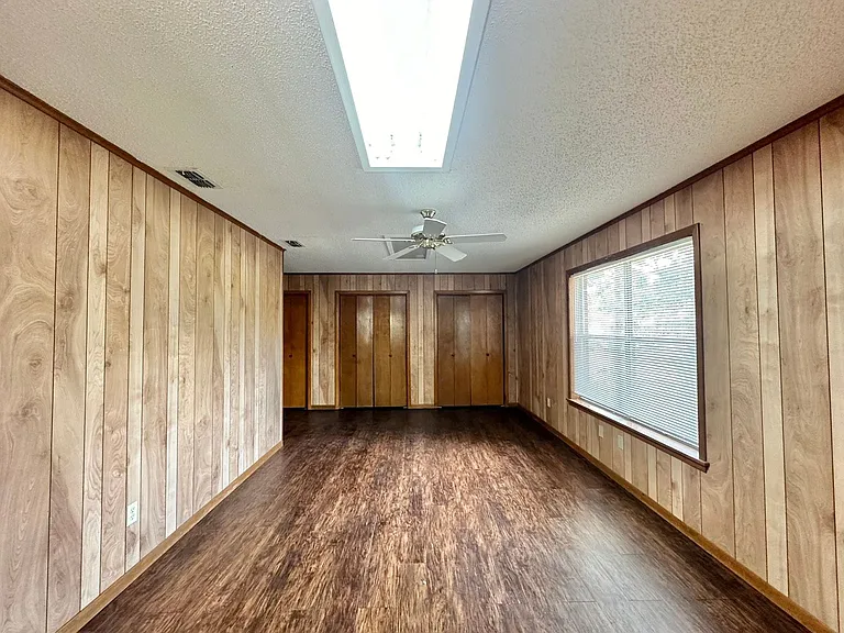 2805 Medina Dr — Photo 17