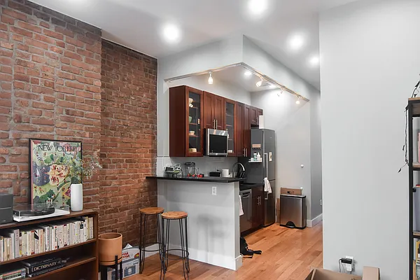 Rented by The Agency | media 24