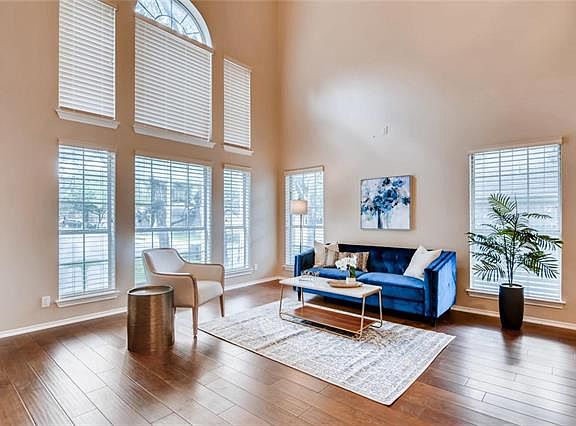 5th image of 2409 Goldfinch Dr