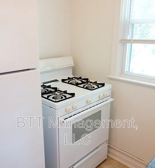 8405 Greenwood Ave #2 — Photo 42